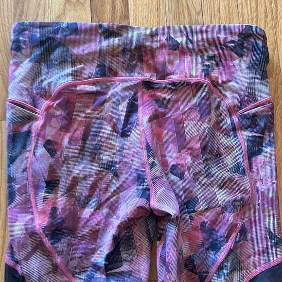 Lululemon 10 On Pace Crop *21" Sun Dazed Multi Pink  great pre owned condition - Picture 7 of 9